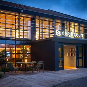 Отель Burleigh Court And Leisure Лафборо